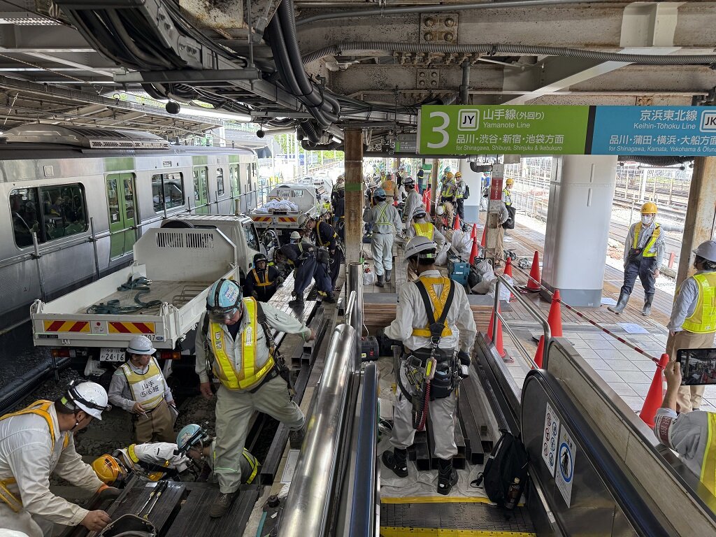 田町駅ホーム施工状況2