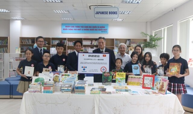 日本国際学校（ベトナム/ハノイ）へ教科書・参考書を寄贈