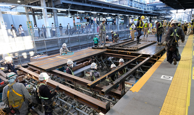 JR東日本史上最長52時間山手線運休による渋谷駅線路切換工事（山手線内回りホーム拡幅）
