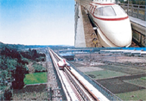 浮上式鉄道実験線（宮崎県日向市）